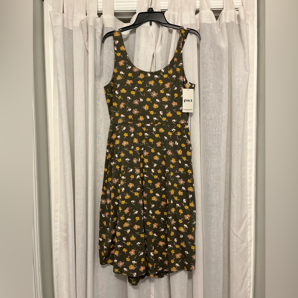 Pact NWT Green Tie back dress large